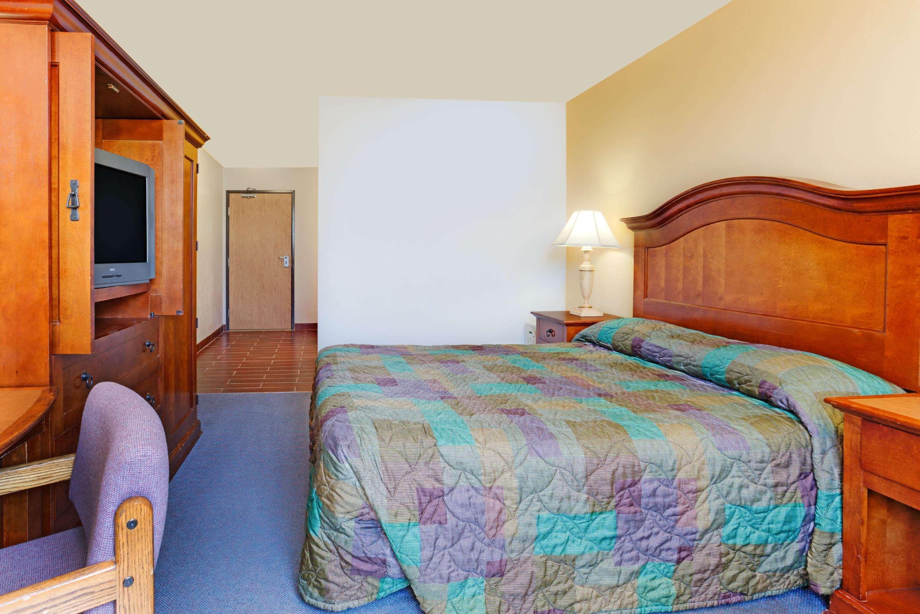 Super 8 By Wyndham Klamath Falls Exterior photo