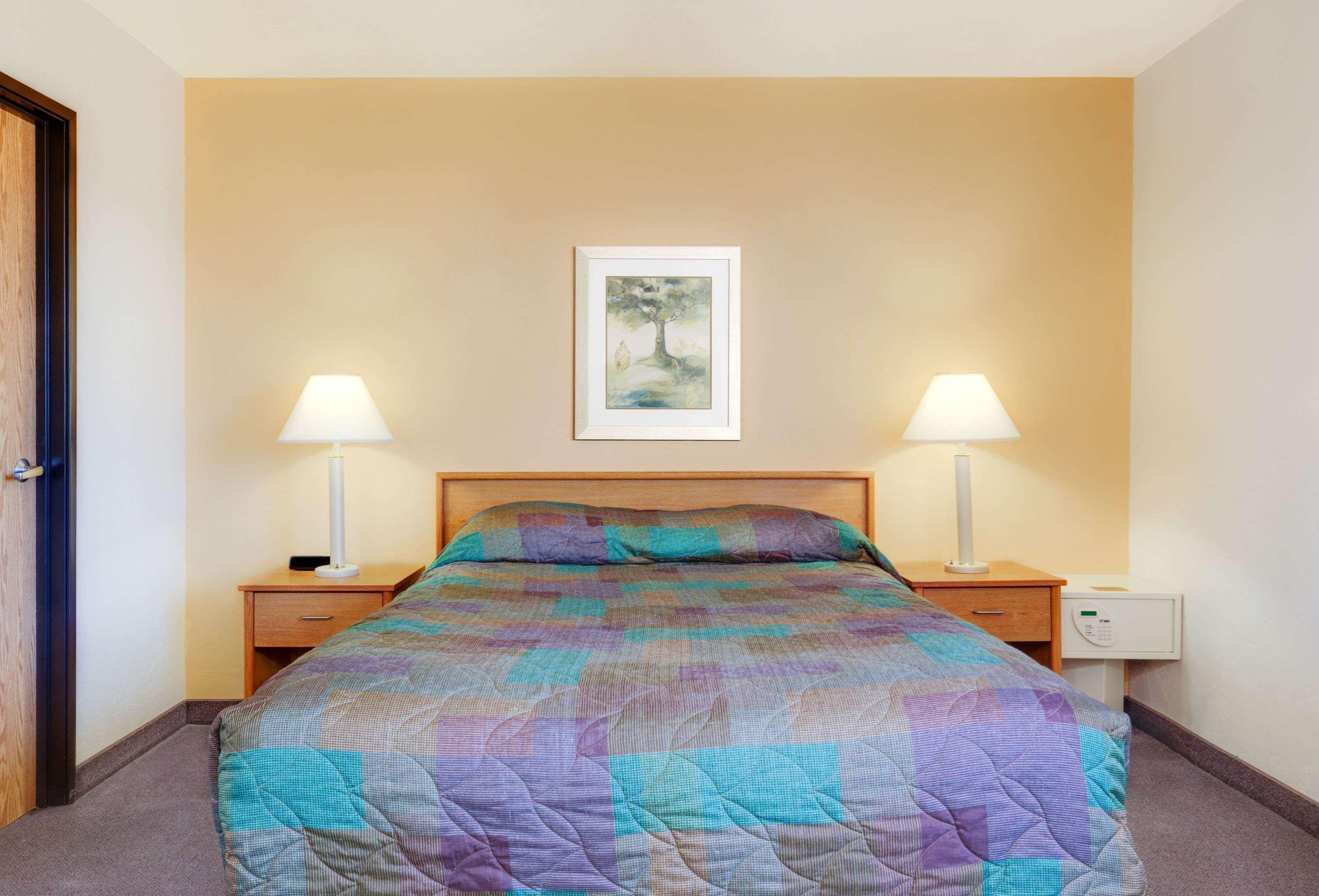 Super 8 By Wyndham Klamath Falls Exterior photo